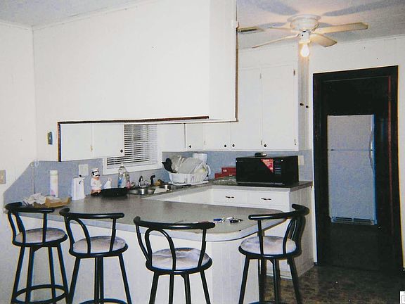 5th image of 15095 Railroad St