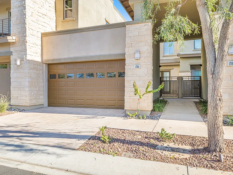1701 Retreat Cir — Photo 49