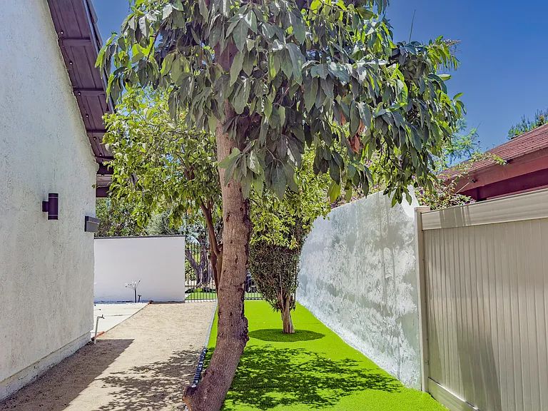 1373 W Aster St — Photo 3