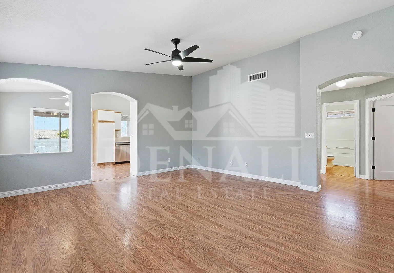 3 bed, 2.0 bath, 1304 sqft, $1,795 — Photo 3