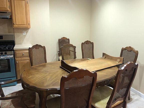 5th image of 852 Vincent Ave