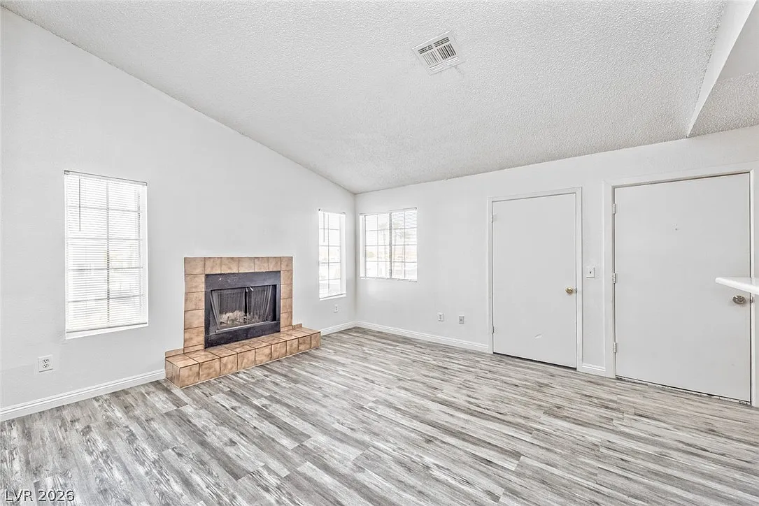 Building Photo - 2684 Bryandouglas Dr #D