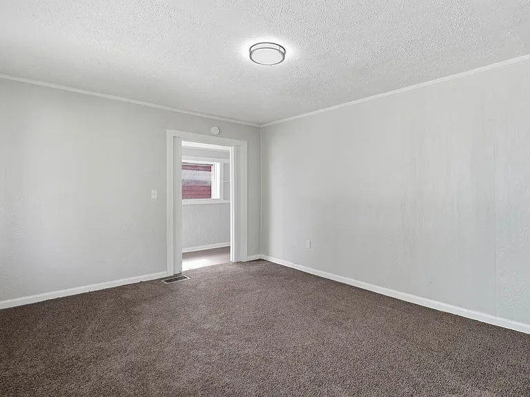 2324 Magazine St — Photo 9