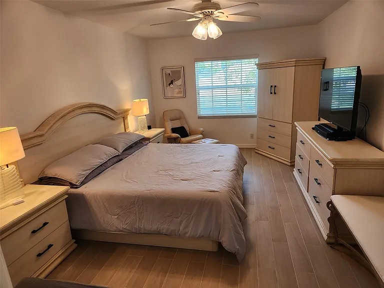 6437 Bay Club Dr #4 — Photo 21