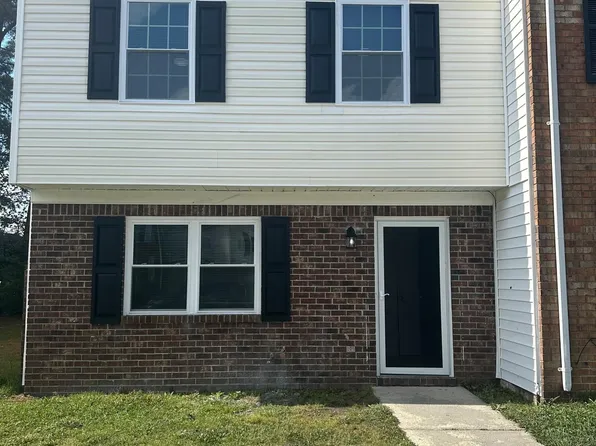 408 Myrtlewood Cir, Jacksonville, NC 28546