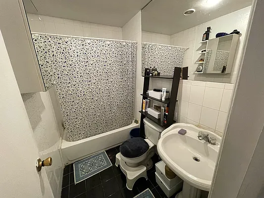 Rented by eRealty Advisors USA Inc | media 7