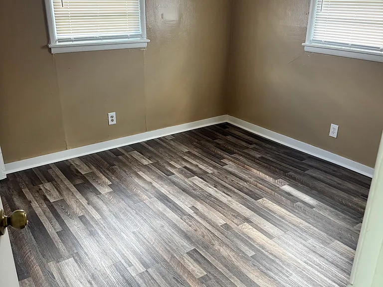 3220 S Cherokee Dr — Photo 5