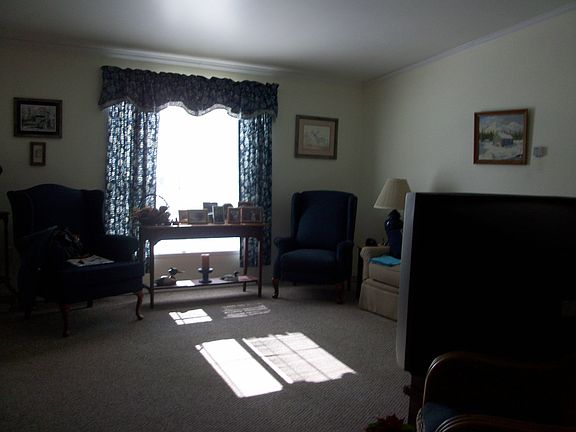 4th image of 4 Oakwood Trl