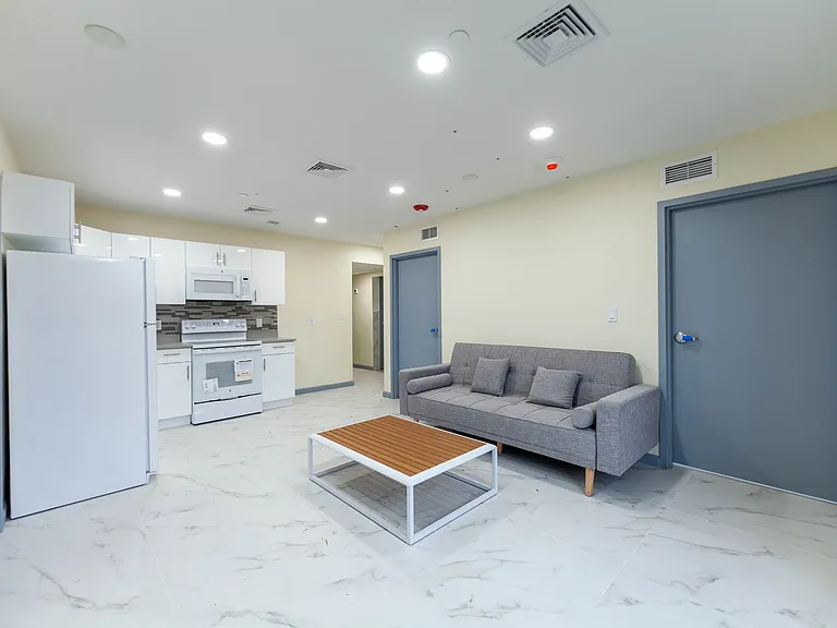 216 N River St #201 — Photo 20