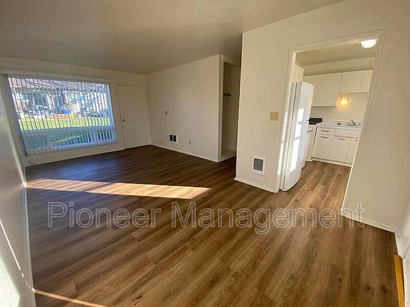 5th image of 773 NE Alameda Ave