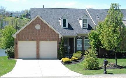 Street View
						:
						Luxury, maintenance free living located within steps of clubhouse and pool.