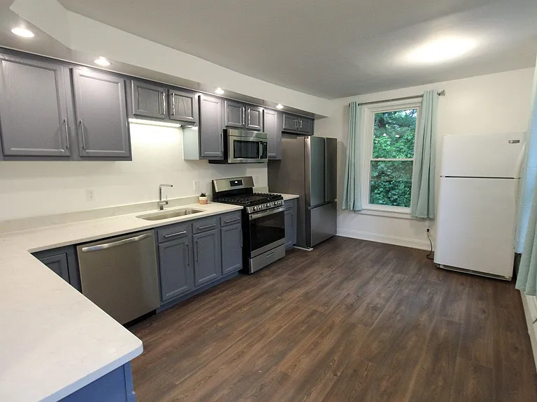 522 Stewart Ave — Photo 202