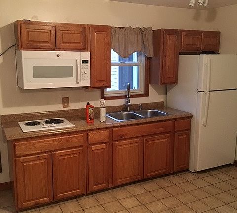 KITCHEN WITH MICRO AND CONV OVEN