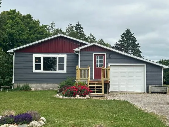 5261 Maple St, Millersburg, MI 49759
