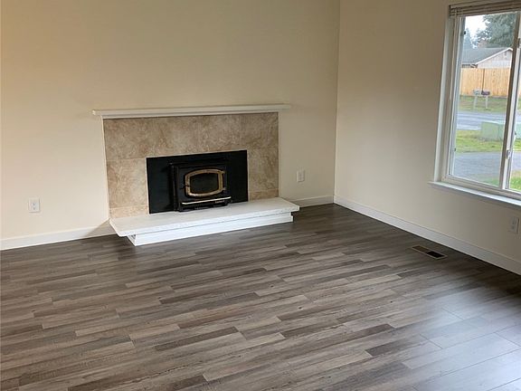 5th image of 17301 5th Avenue Ct E