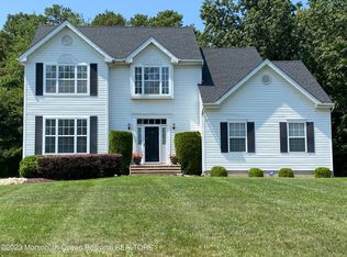14 Goldfinch Rd, Jackson, NJ 08527