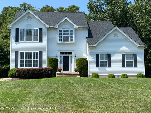 14 Goldfinch Road, Jackson, NJ 08527