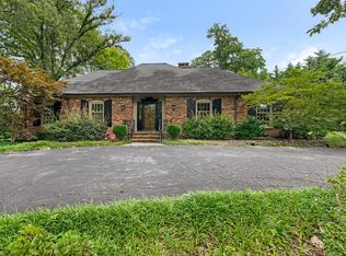 3515 Foxcroft Rd, Charlotte, NC 28211