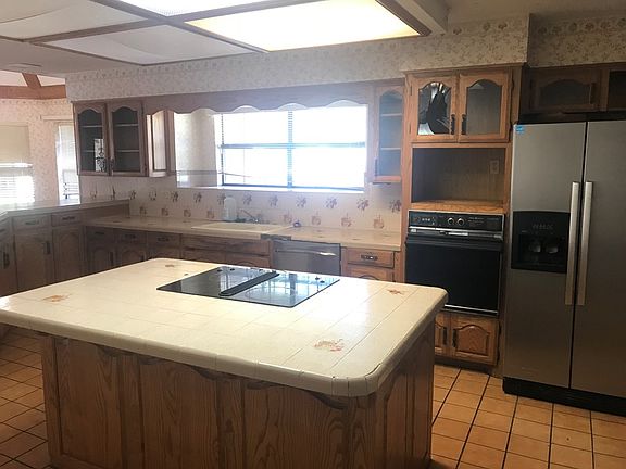 3rd image of 4122 Karen Ln