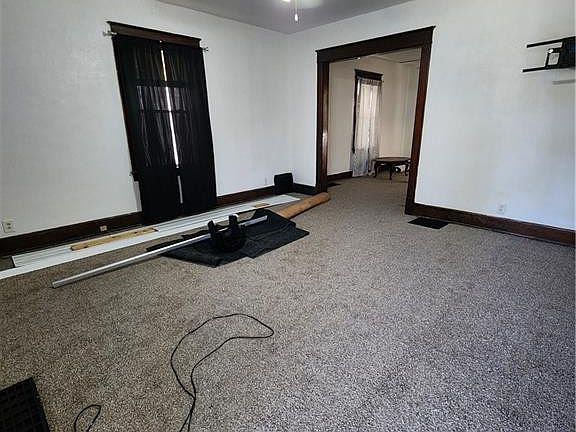 3rd image of 611 Maumee Ave