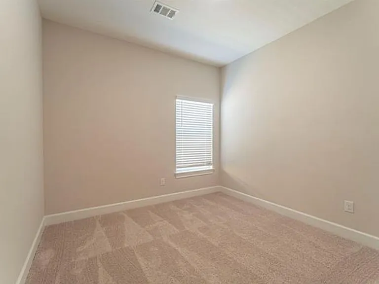 1204 Witherspoon Ln — Photo 16