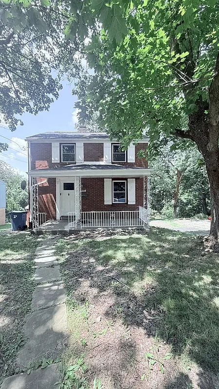 3 bed, 1.0 bath, 1058 sqft, $1,500 — Photo 1