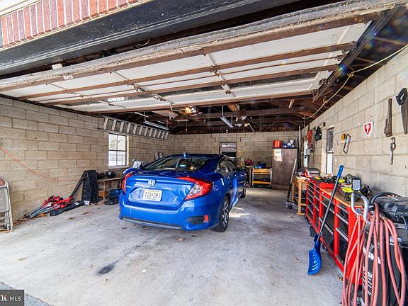 5th image of 1717 Newcombtown Rd