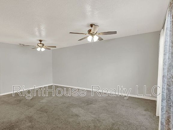 3rd image of 3267 Forest Oaks Ct #111