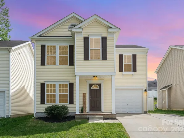 13514 Tartarian Ct, Charlotte, NC 28215