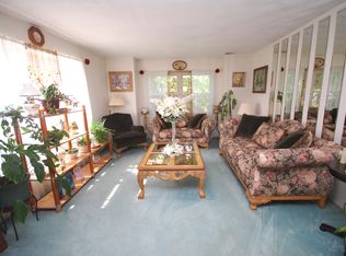 25 Goodwin Ln, Coram, NY 11727