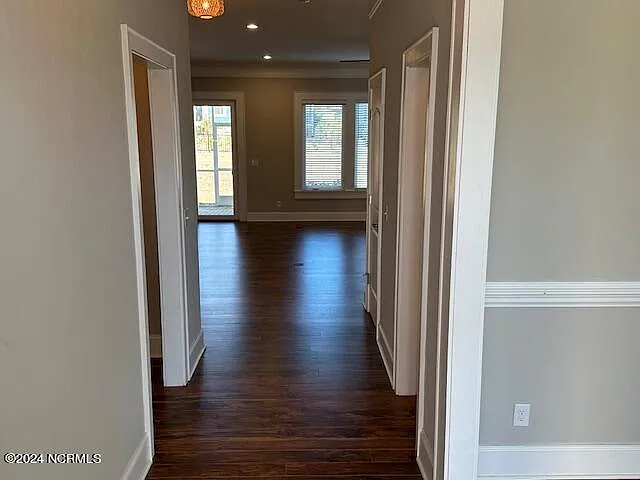 Building Photo - 206 Brookwood Park Ct