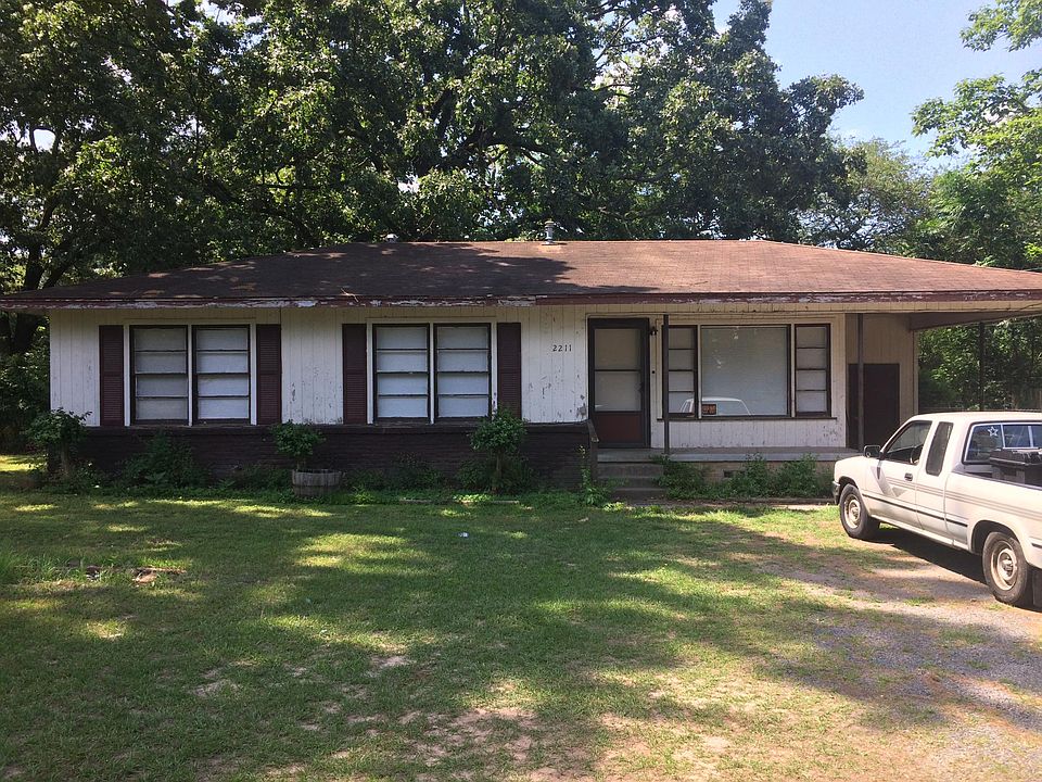 1st image of 2211 College Dr