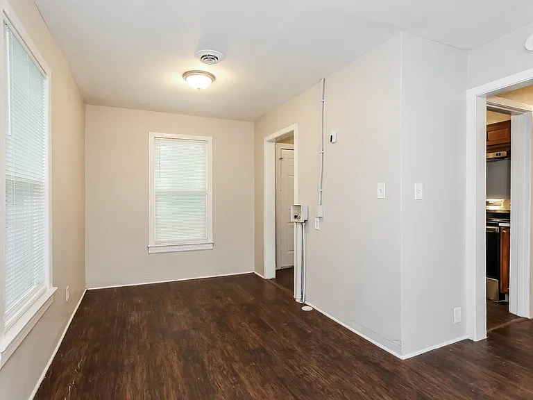 2969 Myra St — Photo 5