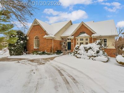 30603 Mystic Forest Dr, Farmington Hills, MI, 48331