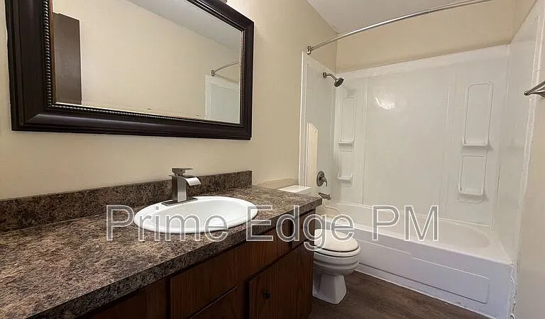 2532 T St #6 — Photo 12
