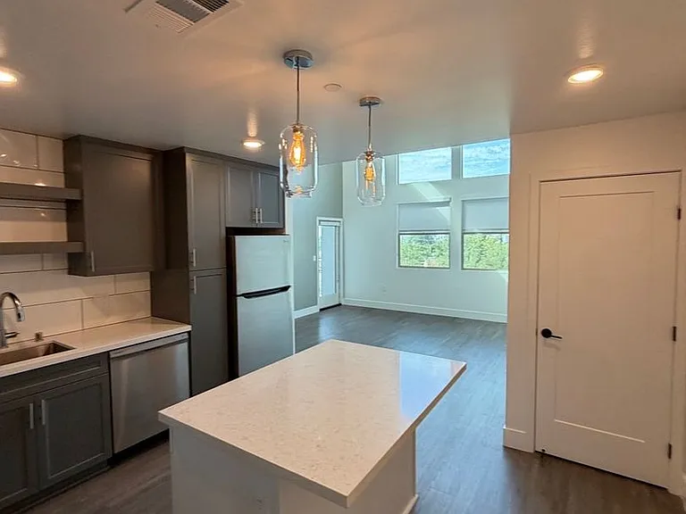 Cierra Apartments — Photo 2