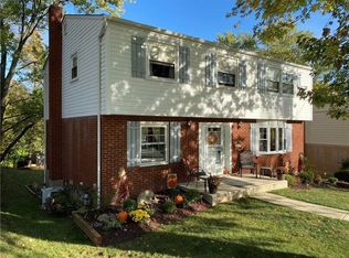 208 Crescent Gardens Dr, Pittsburgh, PA