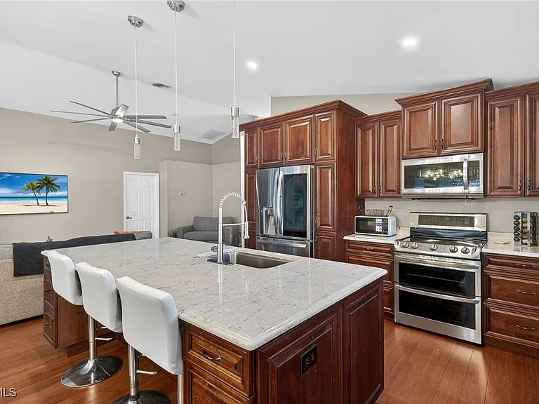 18015 Horseshoe Bay Cir — Photo 8