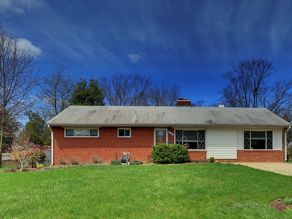 1st image of 5704 Scoville St