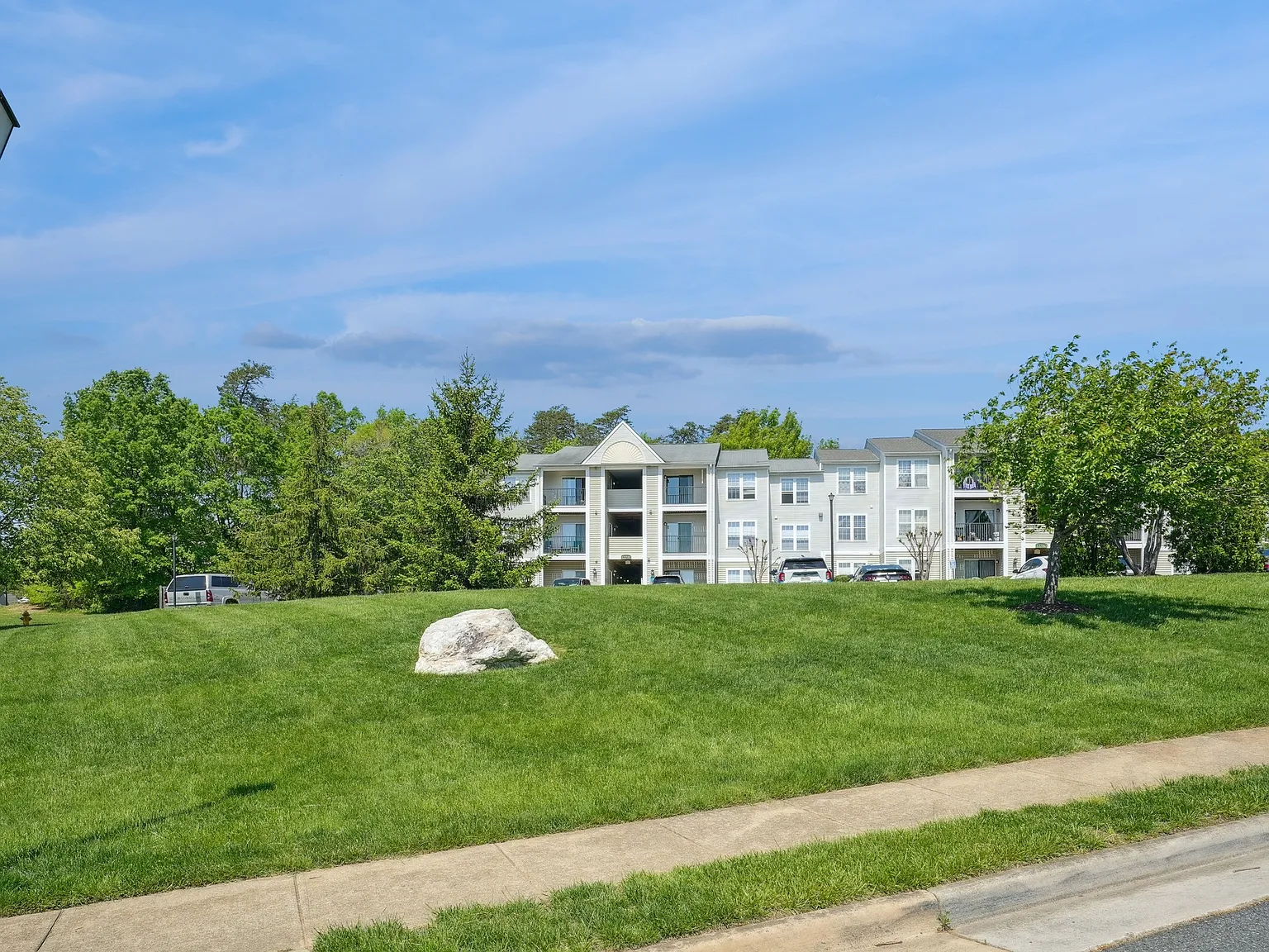 Glen Ridge Commons Apartments — Photo 2
