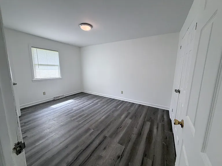 4019 Laurinburg St #A — Photo 10