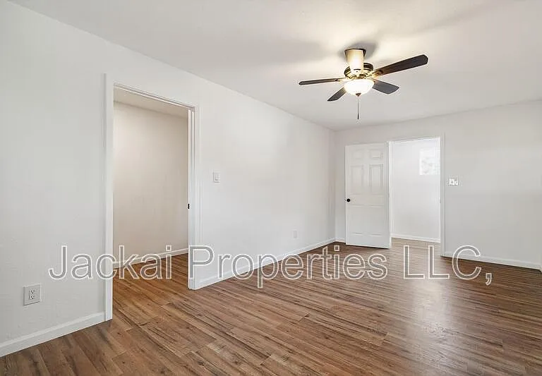 2038 Avon Dr — Photo 17