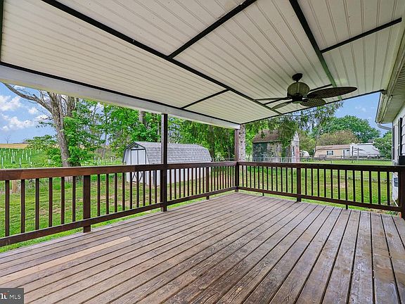 5th image of 21639 Leiter St