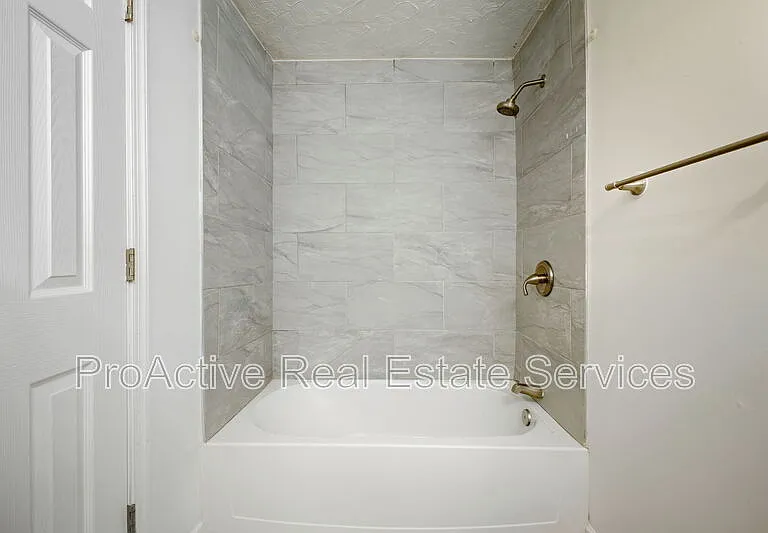 244 W 32nd St #2 — Photo 8