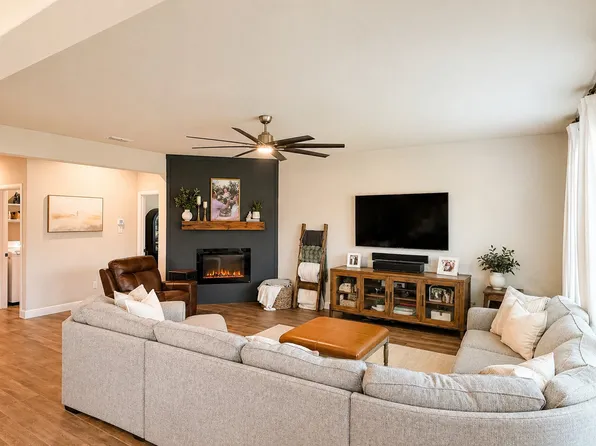 721 Wilmott Ter, Justin, TX 76247