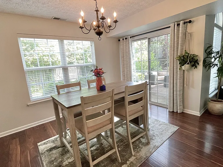 645 Declaration Ct — Photo 10