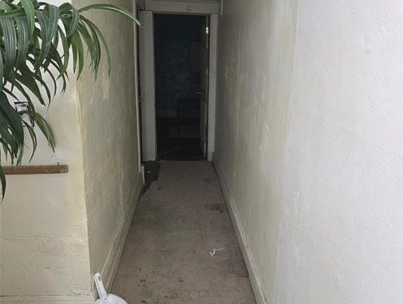 3rd image of 1046 Centre Ave