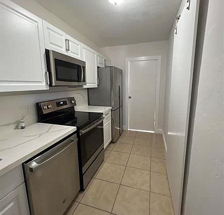 4th image of 313 S J St