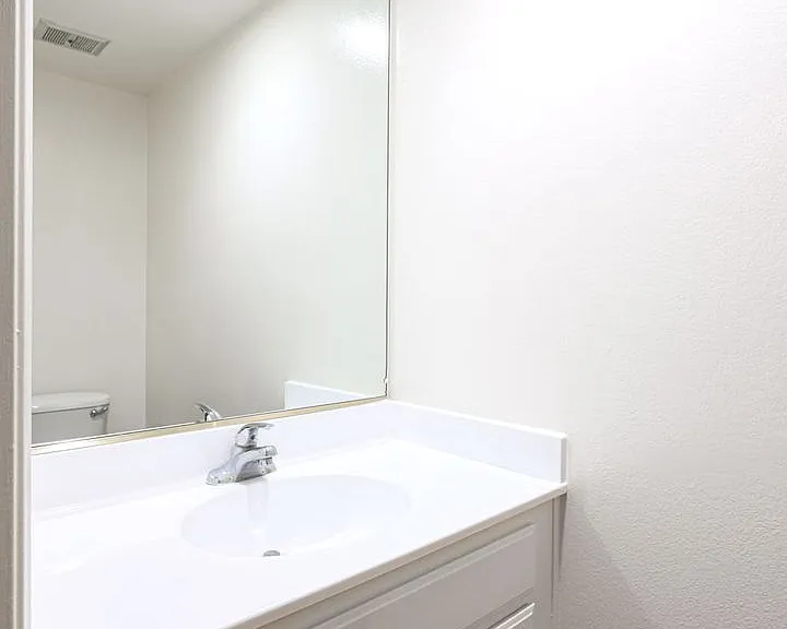 Cypress Apartments — Photo 7