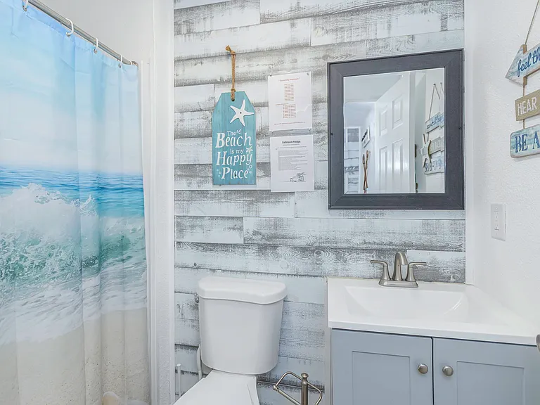 Clean bathroom 1